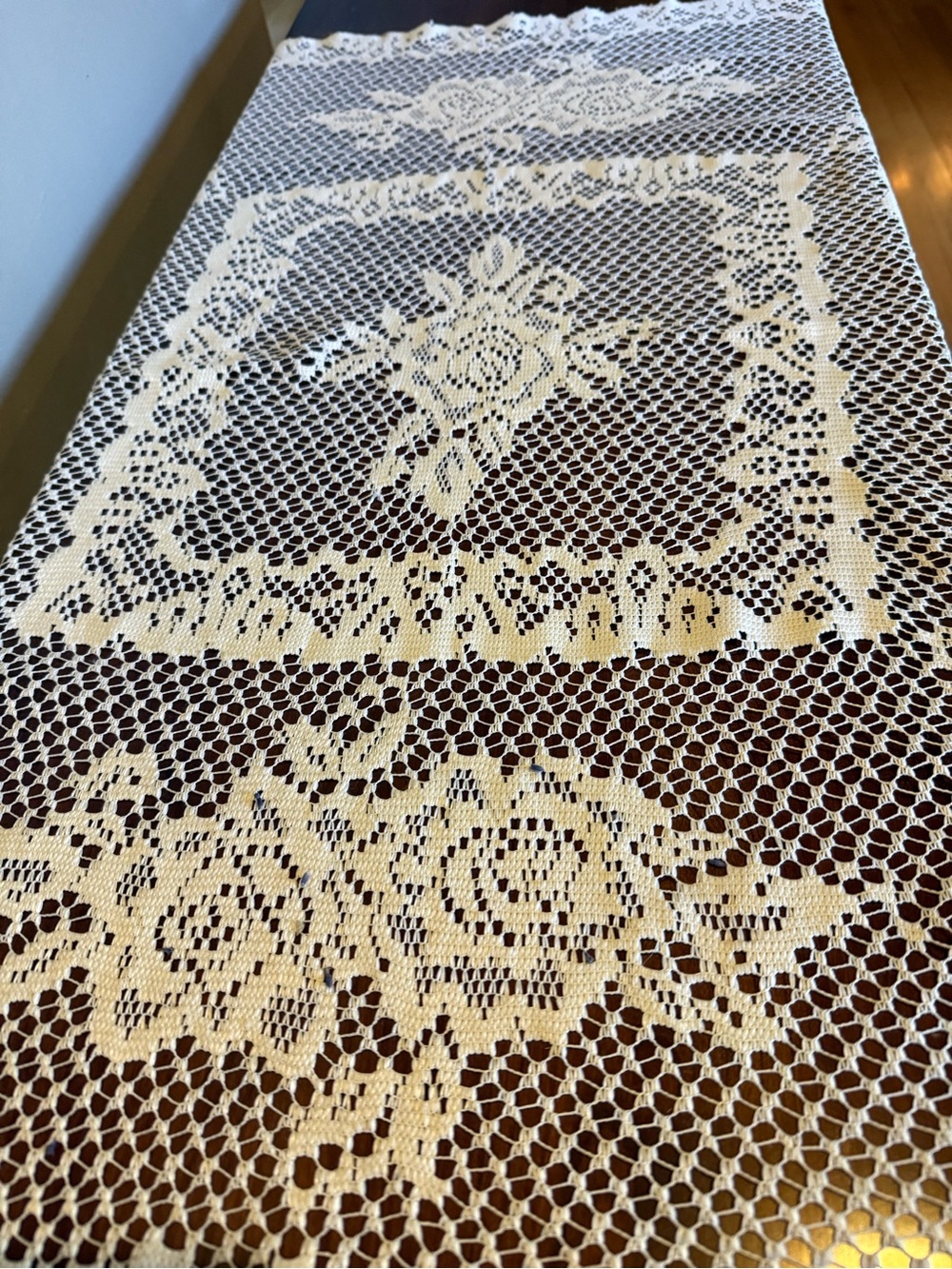 Vintage Quaker Style Ivory Lace Square Accent Tablecloth Rose Pattern - Picture 3 of 8